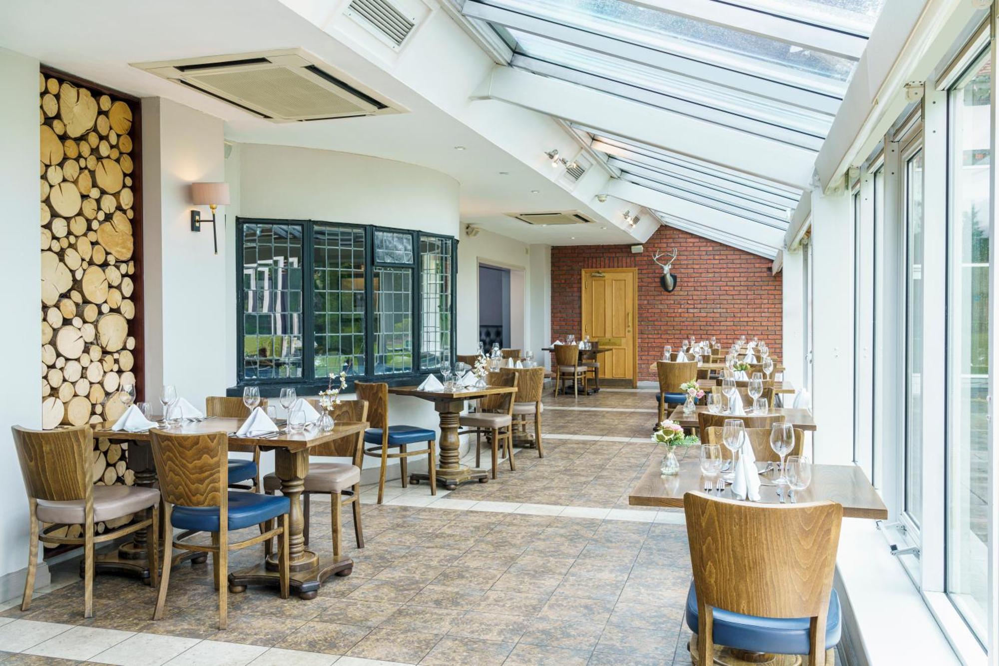 Macdonald Craxton Wood Hotel & Spa Ledsham  Dış mekan fotoğraf